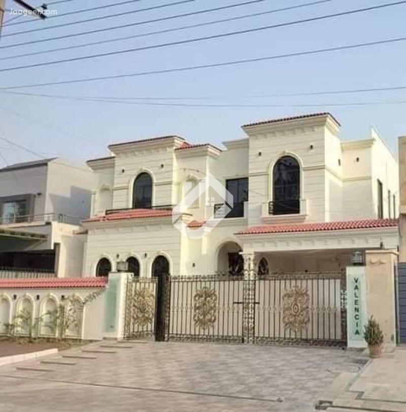 1 Kanal Beautiful Banglow Is Available For Sale In Valencia Town Lahore