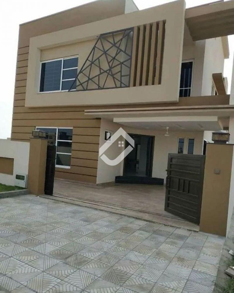 View  10 Marla American Modern Double Storey House Is Available For Rent In Bahria Town in Bahria Town, Lahore