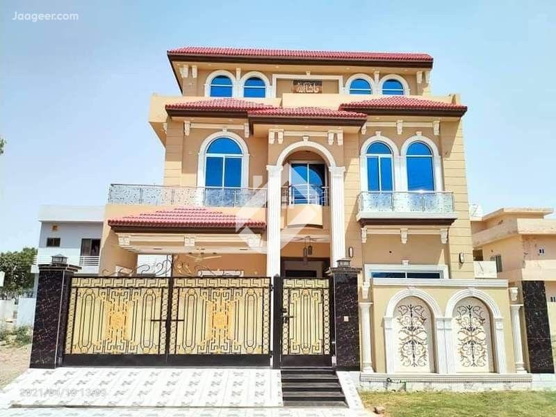 10 Marla Beautiful Double Storey House Is Available For Sale In Central