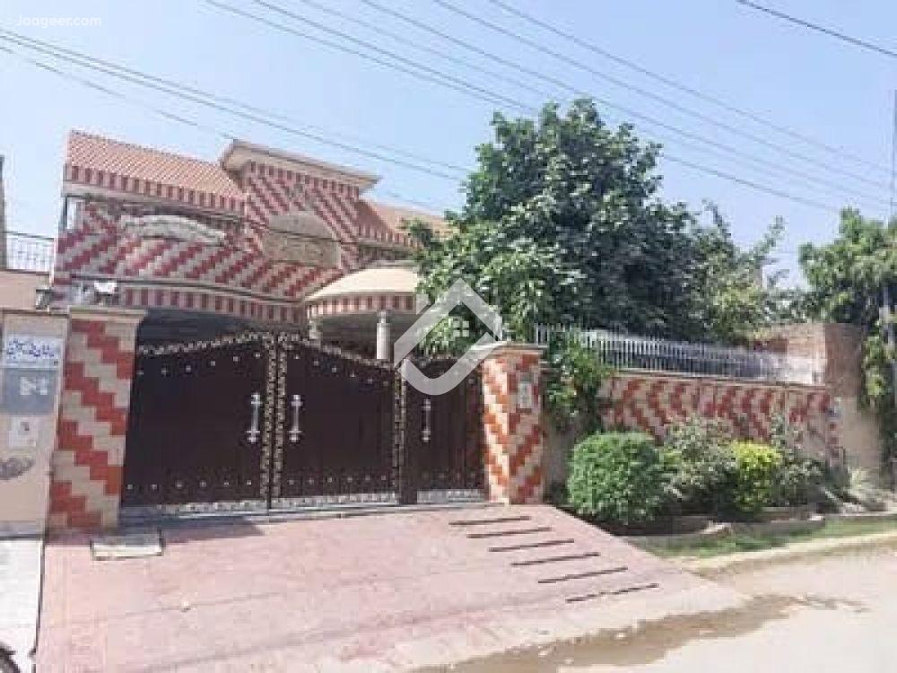 View  10 Marla Double Storey House For Sale In Block C in Old Satellite Town, Sargodha