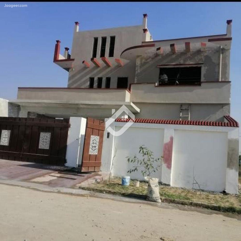 View  10 Marla Double Storey House For Sale In Royal Avenue in Royal Avenue, Sargodha