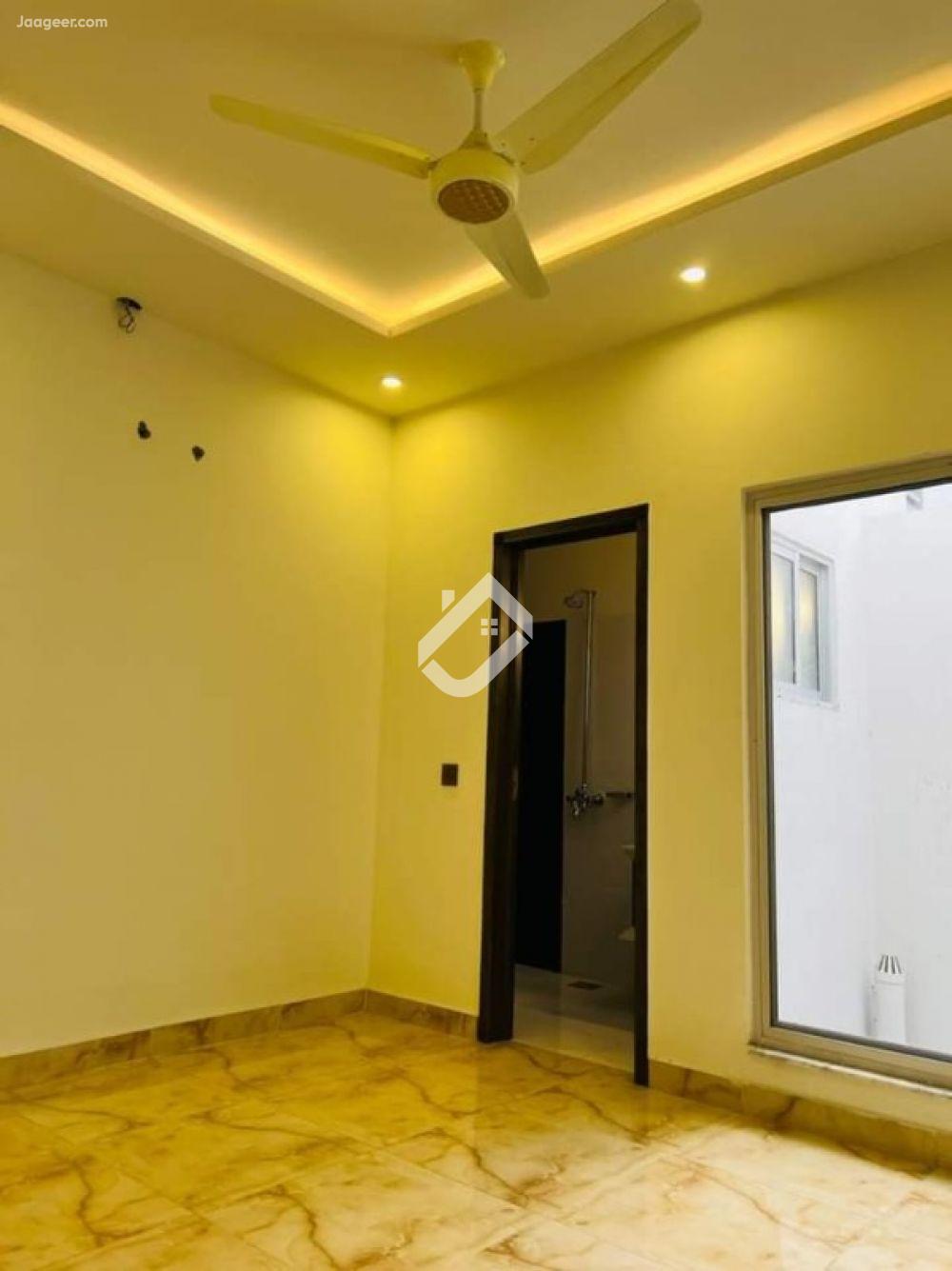 View  10 Marla House Is Available For Sale In Muslim Town  in Muslim Town, Faisalabad
