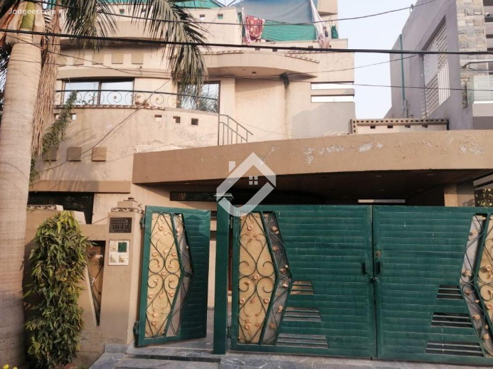 10 Marla Lower  Portion House  Is Available For Rent  In Wapda Town in Wapda Town, Lahore