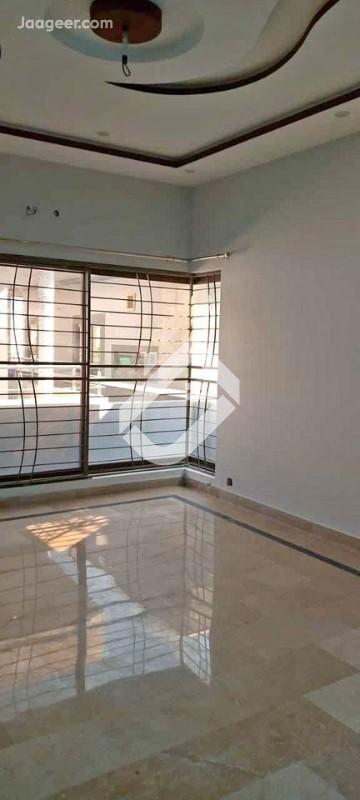10 Marla Upper Portion  House For Rent In Central Park Main Ferozpur Road in Central Park, Lahore
