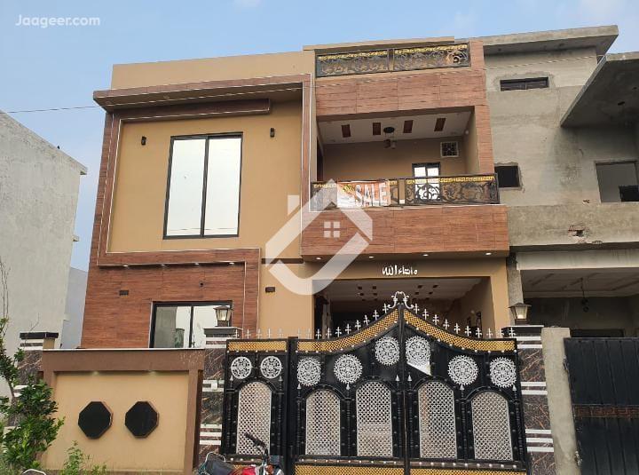 View  5 Marla Double Storey House For  Sale In Park View City in Park View City, Lahore