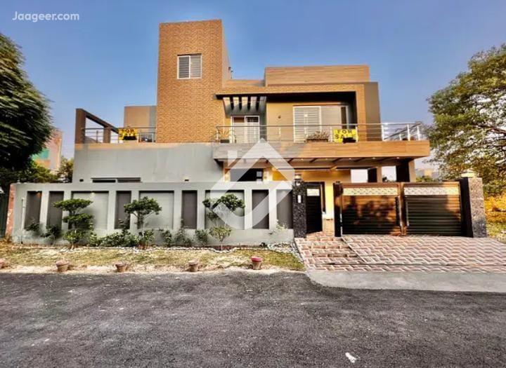 View  9 Marla Double Storey House For Sale In State Life Housings Society  in State Life Housing Society, Lahore