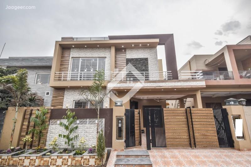 View  12 Marla Double Storey House For Sale In State Life Housing Society near DHA Phase 4 in State Life Housing Society, Lahore