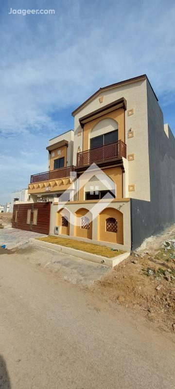 View  8 Marla House For Sale In Bahria Town Phase-8 Abubakar Block in Bahria Town Phase-8, Rawalpindi