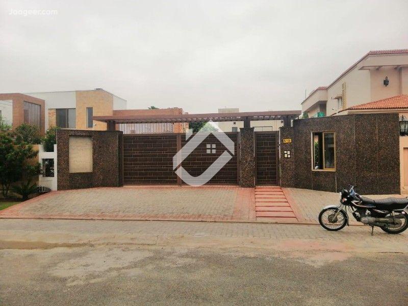 View  4 Kanal House Is Available For Sale  In Izmer Town Canal Road Lahore  in Izmir Town, Lahore