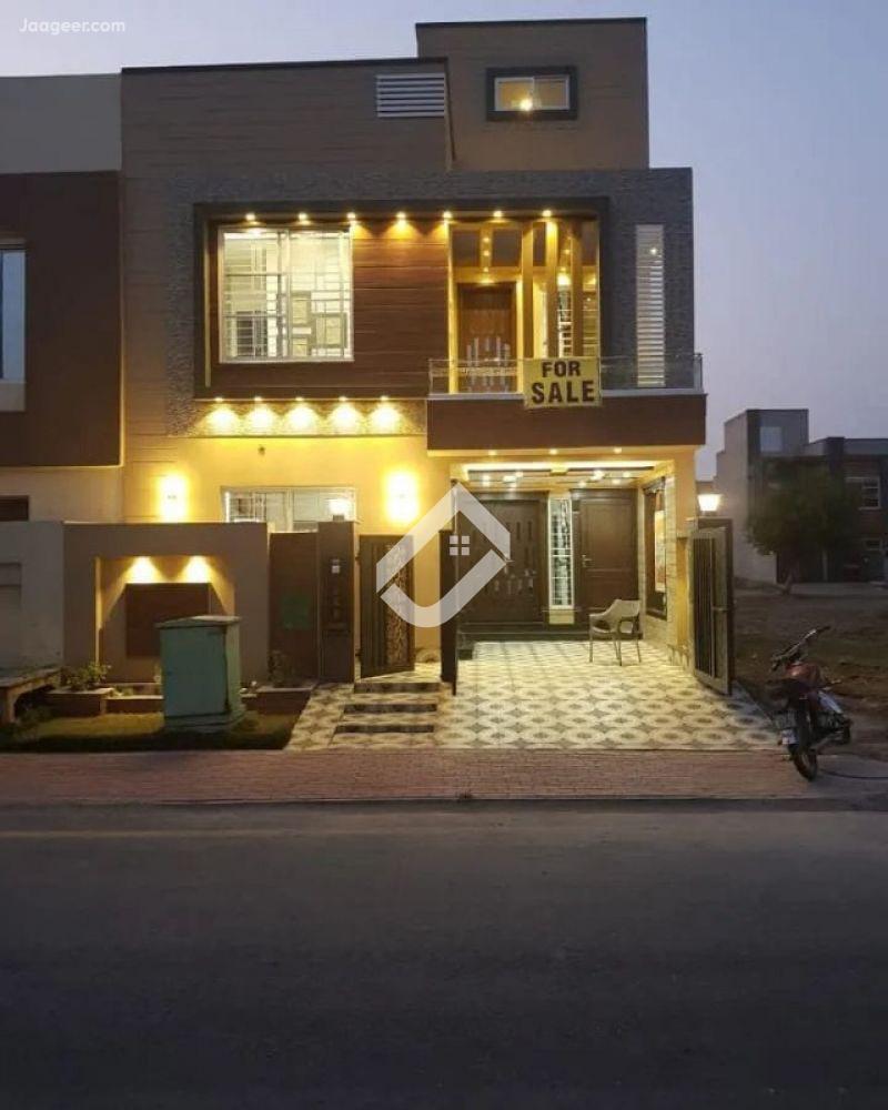 View  5 Marla Beautiful Double Storey Is Available For Sale In Bahria Town in Bahria Town, Lahore