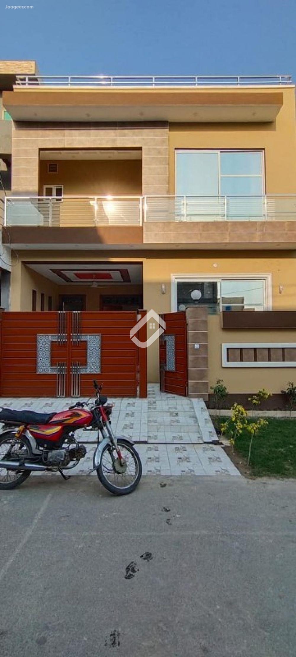 View  5 Marla Double Storey House Is Available For Sale In Central Park Housing Society  in Central Park, Lahore