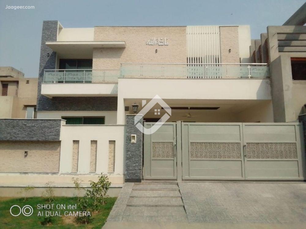 View  7 Marla House Is Availbale For Sale In Gulbhar Colony  in Gulbahar Colony, Faisalabad