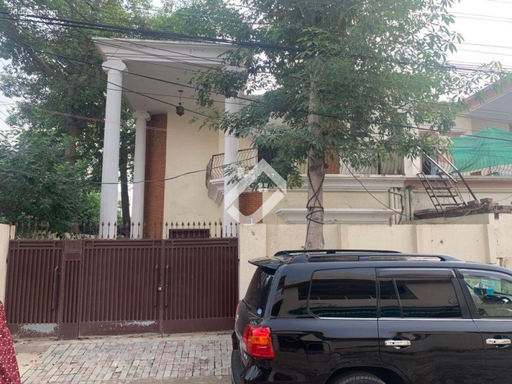View  7.5 Marla Double Storey House For Rent At Queens Road in Queens Road, Sargodha