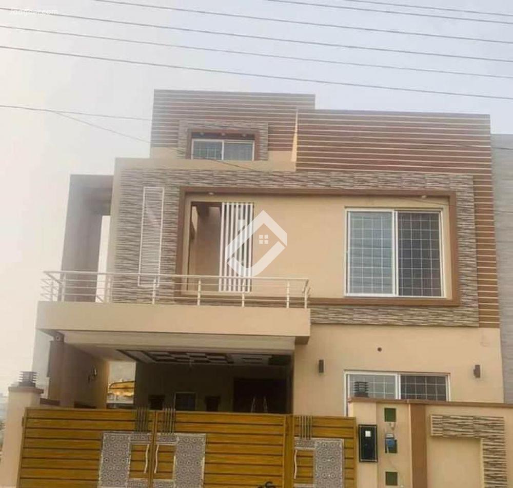 View  8 Marla Beautiful House Is Available For Sale In Valencia Town in Valencia Town, Lahore